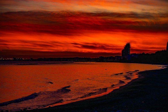  red sea by @christosgeorgiou #Cyprus #Limassol #Кипр #lemesos #nicosia #larnaca...