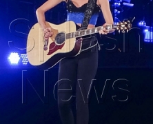 Taylor Swift shines in ‘1989 World Tour’ performance in Tokyo!