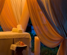 Massage_tent_by_the_pool