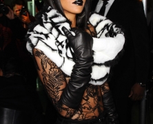 Rihanna – black lipstick