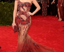 Jennifer Lopez in Atelier Versace